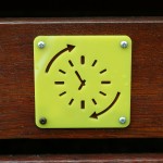 Yellow clock icon